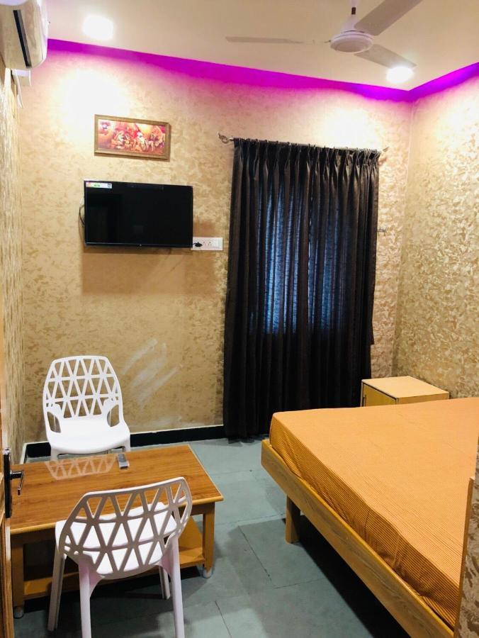 C M Hotel Dharmapuri Exterior photo