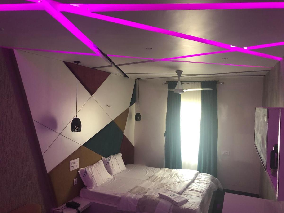 C M Hotel Dharmapuri Exterior photo