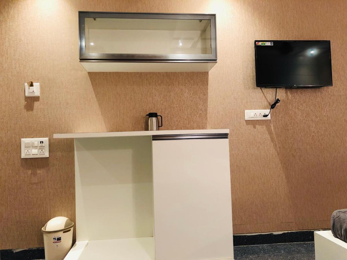 C M Hotel Dharmapuri Exterior photo